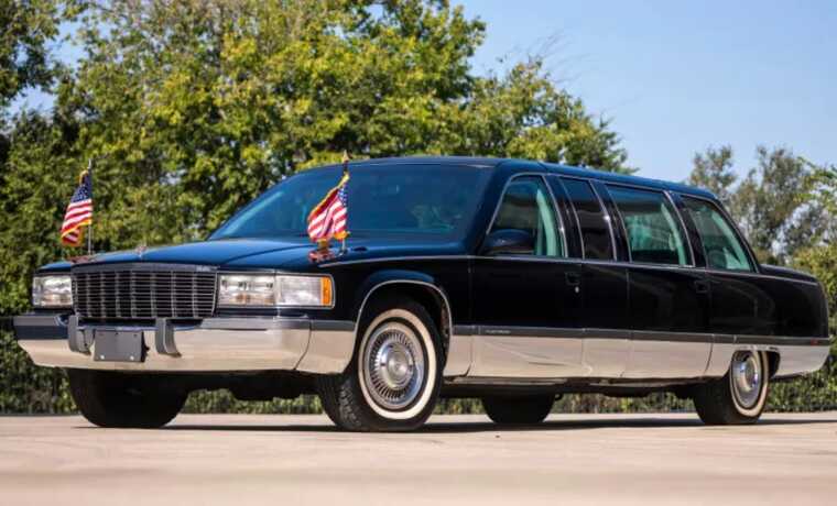 Президентский лимузин Билла Клинтона Cadillac Fleetwood Brougham выставлен на аукцион