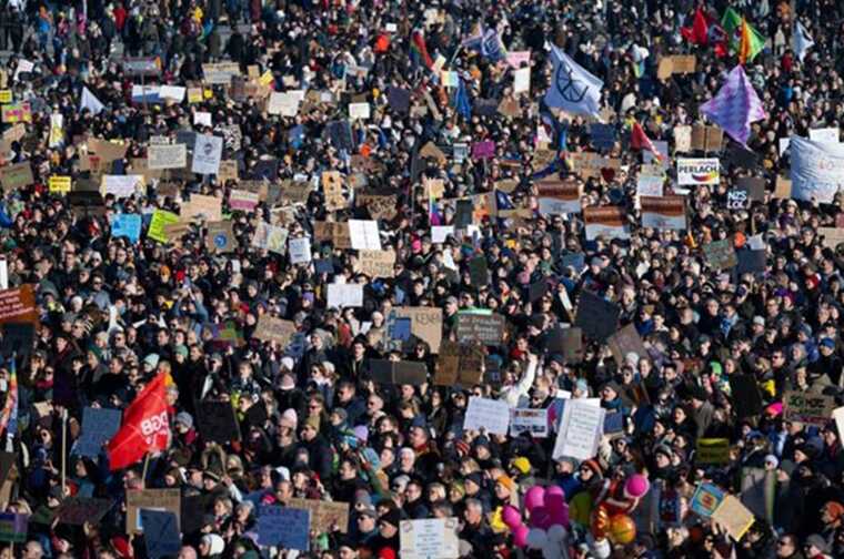 В Германии проходят протесты против «Альтернативы для Германии» перед выборами в бундестаг